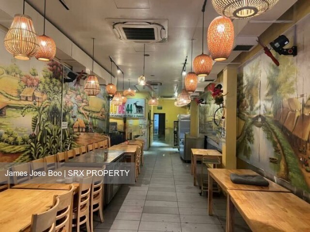 Busy Jalan Besar fnb | fitted up kitchen | Cheap rental   (D8), Retail #597390111